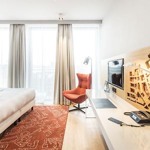 Deluxe Studio